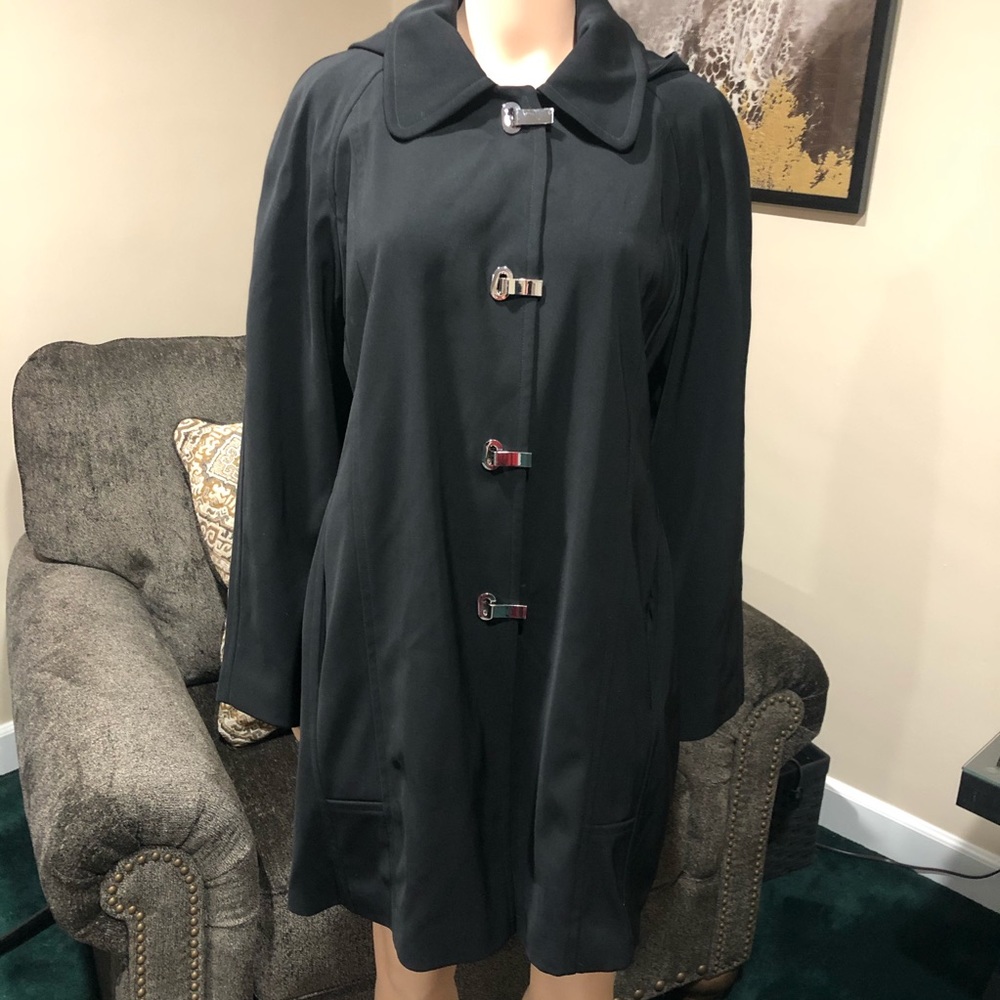 London Fog lined coat 🧥